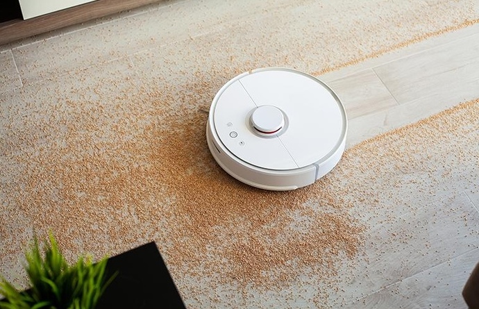 Robot süpürgenin su haznesi varsa, suyu ne sıklıkla değiştiriyorsun?
