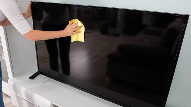 TV ekranını ve diğer elektronik yüzeyleri temizlerken ne kullanıyorsun?
