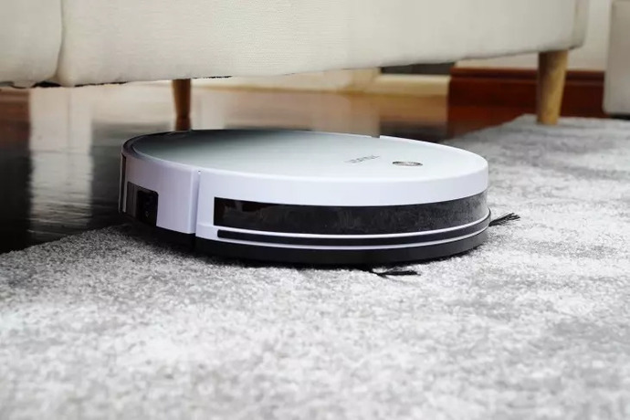 Robot süpürge kullanan biri olarak, mobilyaların altını temizleme performansını nasıl değerlendiriyorsun?