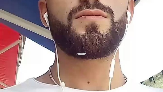 Sakallı erkek mi sakalsız mi?