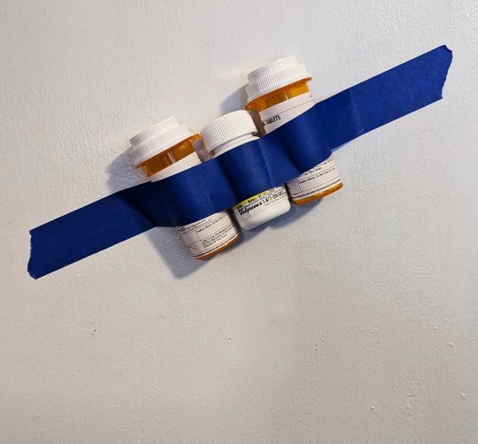 İlaç şişesinden sanat olur mu?