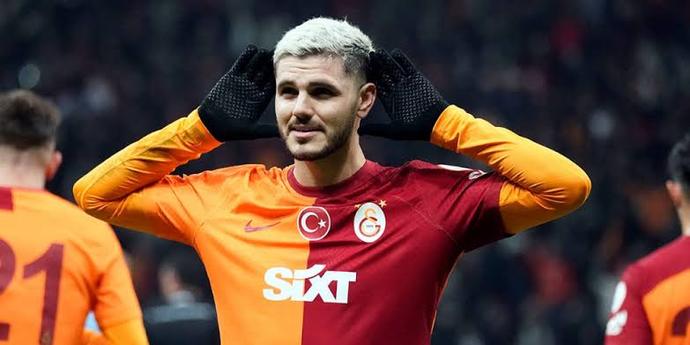 Bu adamı sevmeyen tek ben miyim?
