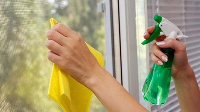 Cam temizliğinde iz bırakmamak için hangi ürünleri kullanıyorsunuz?