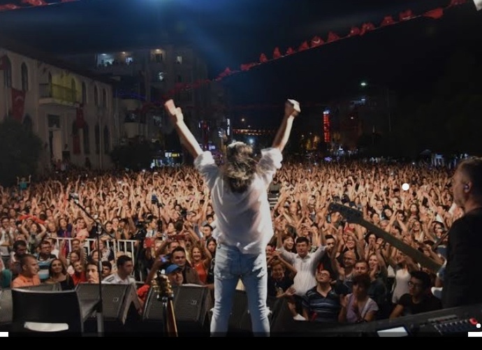 İlk kimin konserine gittiniz?