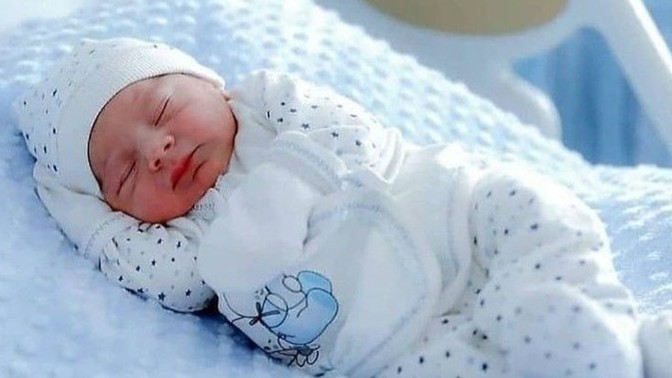 Yeni bebekler çok tatlı olmuyor mu?