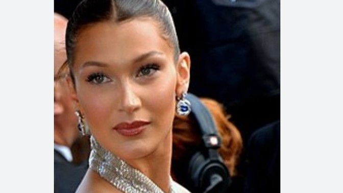 Altın orana göre dünyanın en güzel kadını Bella Hadid bu konu hakkında ne düşünüyorsunuz?