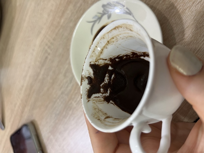 Kızlar falımda ne görünüyor sizce ben yarasa gördüm gibi 🦇?