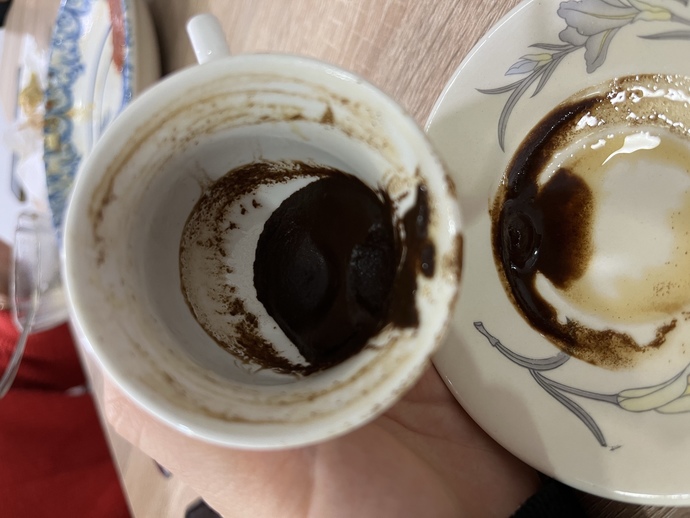 Kızlar falımda ne görünüyor sizce ben yarasa gördüm gibi 🦇?