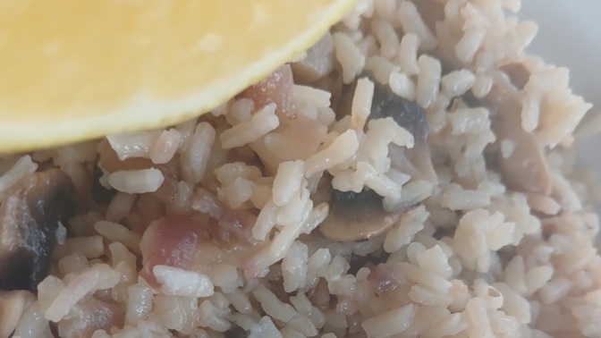 Mantarlı pilava limon sıkılır mı?