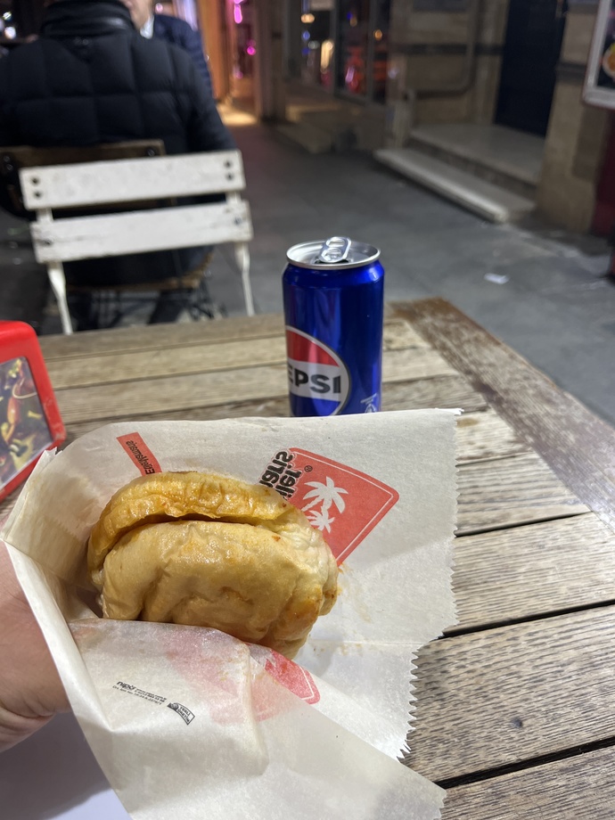 Islak hamburger sever misiniz?