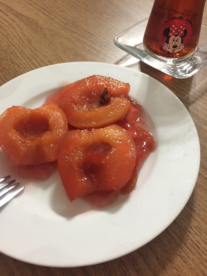 Çekirdek kalmış üç tanecik Sjdgh