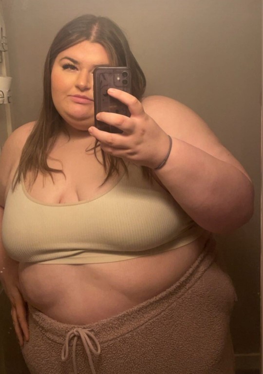 150 kg kiz ile 44 kg kiz kavga etse ne olurdu?