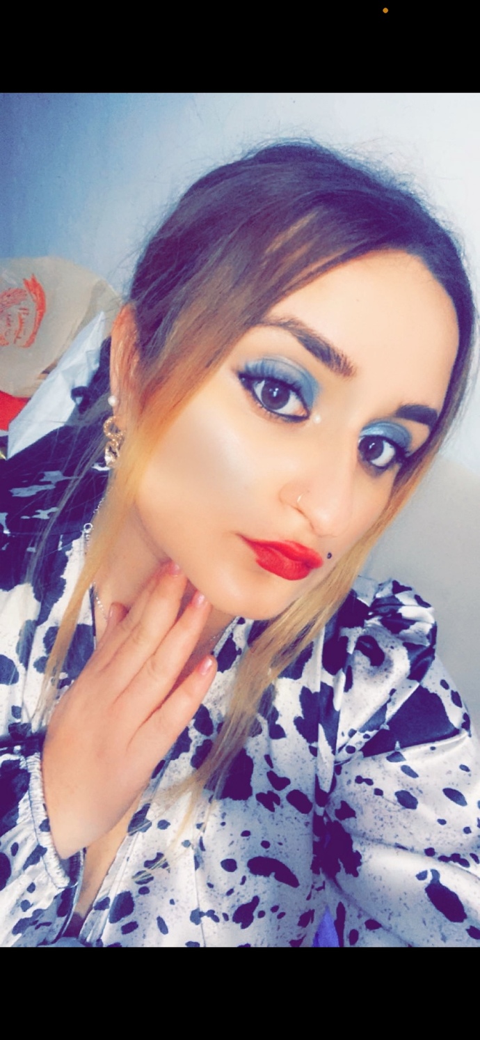 Ünlü makyajcı yaa?