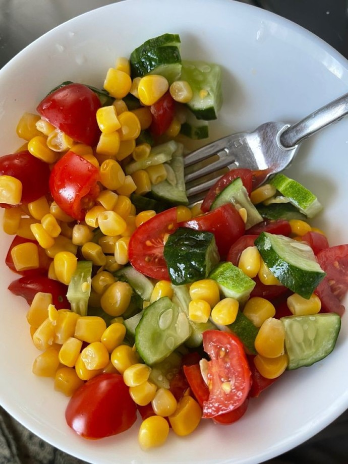 Kahvaltıda salata yenir mi?