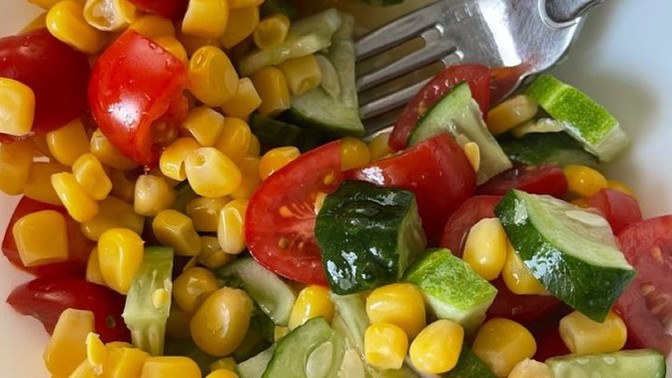 Kahvaltıda salata yenir mi?