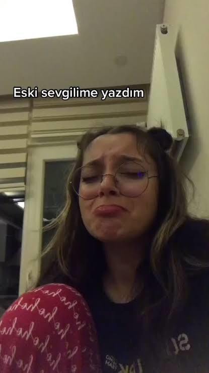 Sevgiliniz varken size yazanlara cevap verir misiniz?