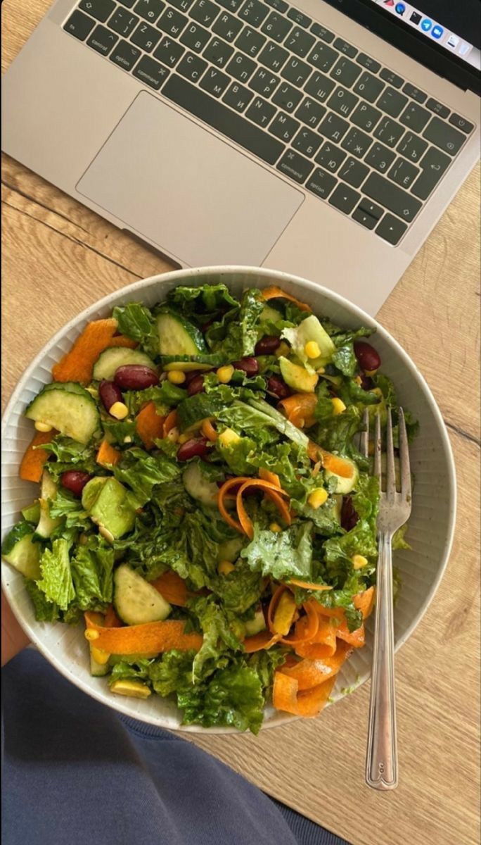 Salataya dışarda para verip yer misiniz?
