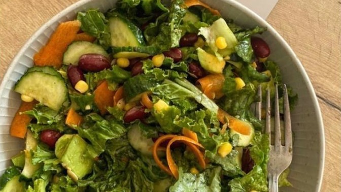 Salataya dışarda para verip yer misiniz?