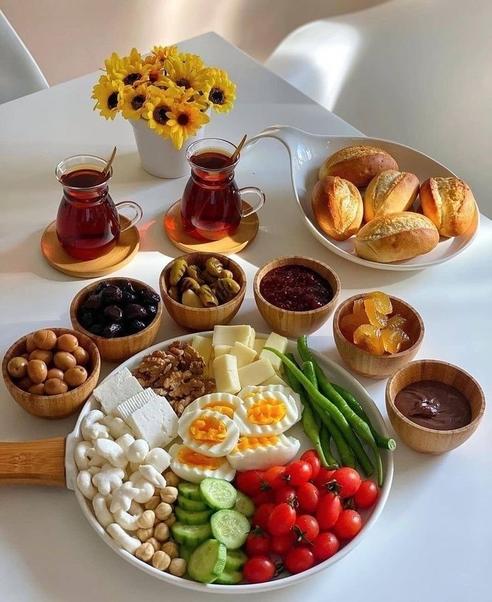 Sabahları kahvaltı hazırlayanınız var mı? Yoksa kendi işinizi kendiniz görenlerden misiniz?