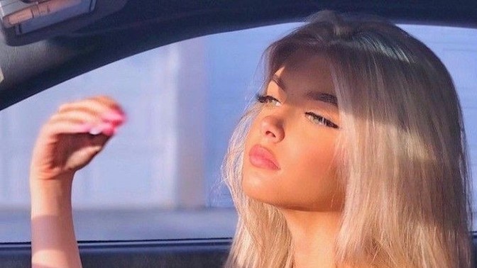 Erkekler bir kadında kızıl saçı mı daha çekici buluyor, sarı saçı mı?