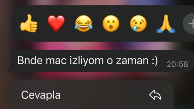 Mesajlaşmak yerine maçı tercih eden erkekten olur mu?