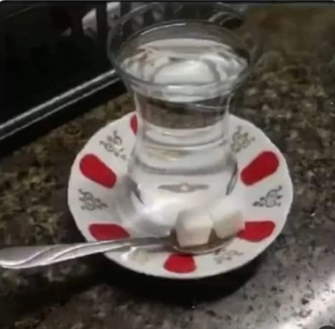 Bi tavşan kanı çayımı içipte işe gideyim bennn🤭🤭🤭siz napiyorsunuz? kahvaltı falan yapmadıysanız çay hazır 🤭🤭🤭?