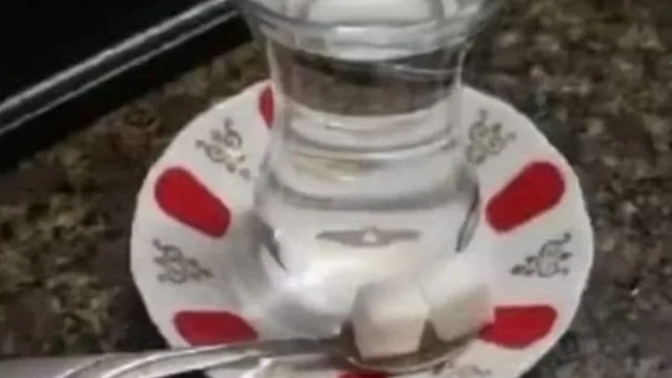 Bi tavşan kanı çayımı içipte işe gideyim bennn🤭🤭🤭siz napiyorsunuz? kahvaltı falan yapmadıysanız çay hazır 🤭🤭🤭?