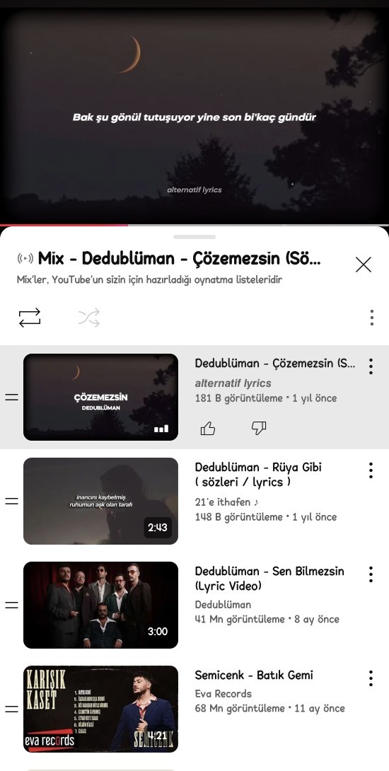 Dinlediğiniz şarkılara eşlik ediyor musunuz?