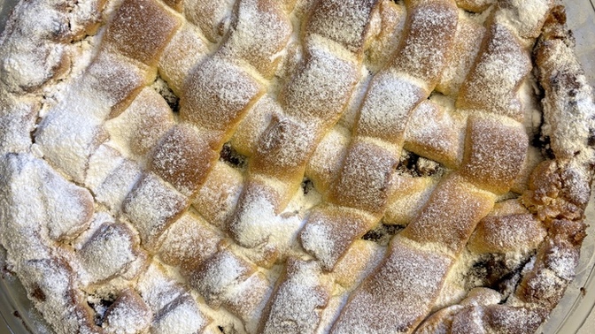 Bugün yine elmalı turta 🥧 günü, peki elmalı 🍎 turtana çay ☕️ mı? Kahvemi ☕️ istersin?
