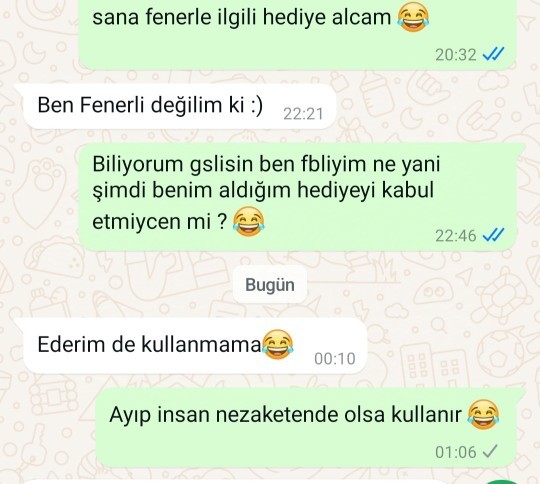 Galatasaray bir Beye Fenerbahçeli hediye alcam dedim kullanmam dedi yaptığı ayıp değil mi?