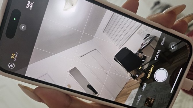 Arkadaslar iphon'um kamerasi kare seklinde gorunuyor. Nasil duzeltebilirim? Bilgisi olan yardim etsin lutfenn?