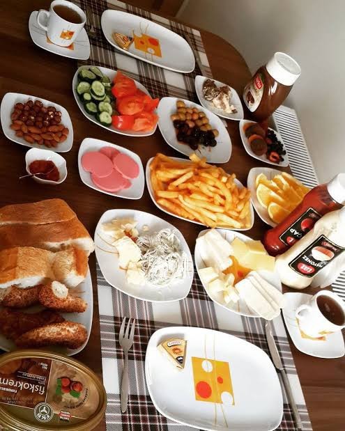 Pazar günü klasigi kahvaltı keyfi yapmadan güne başlar mısınız?