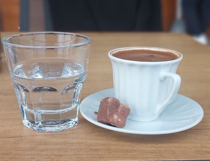 Kahvenin yanında olmazsa olmazınız nedir?