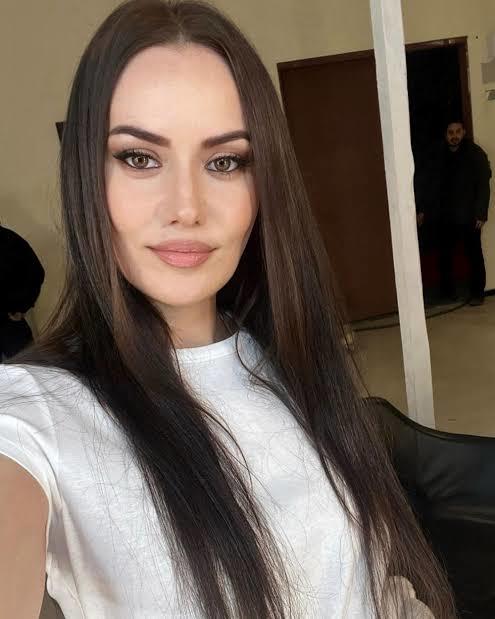 Fahriye Evcen e neden kibirli diyorlar, bilen var mı?