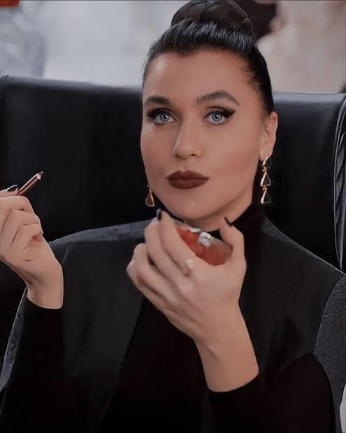 Türk dizi tarihinin entrika kraliçesi hangisi 💅?