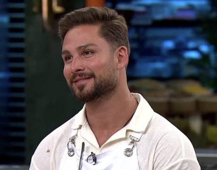 MasterChef Onuru yakışıklı buluyor musunuz?