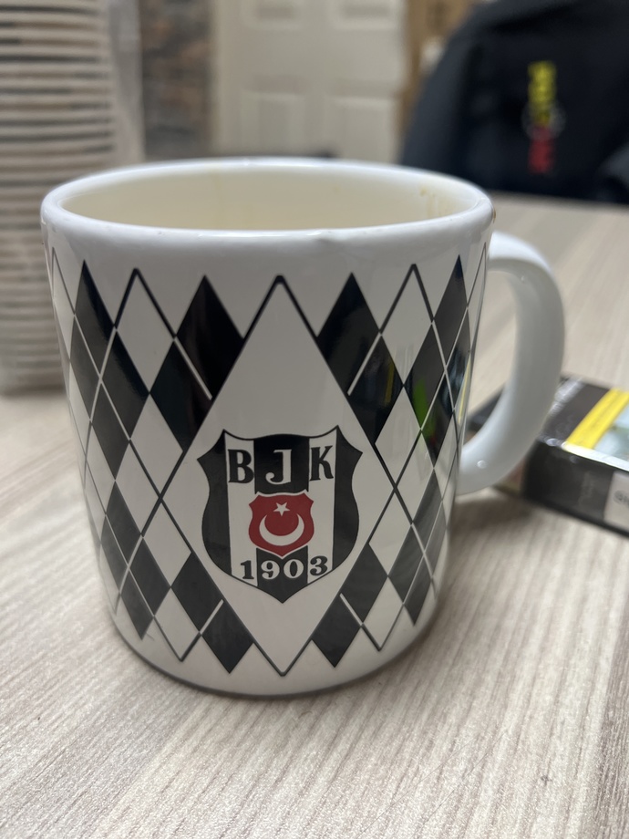 Bana gelseydiniz size hangi kahveyi yapardım söyliiim mi?