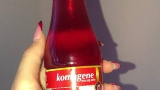 Starbucks da kahve içmek yerine turşu suyu içiyorum benmi tuhafım var mı arttıran 😋😂?