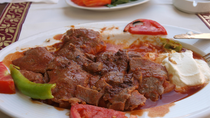 İskender kebap mı, döner mi?