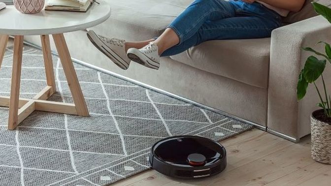 Robot süpürgenin halıya çıkarken zorlanması normal mi, bu durumu nasıl önleyebilirim?