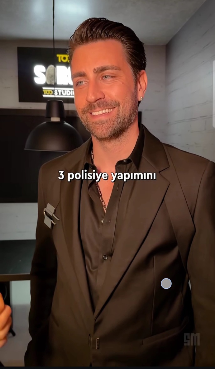 Bu adam neden bu kadar yakışıklı 😍?