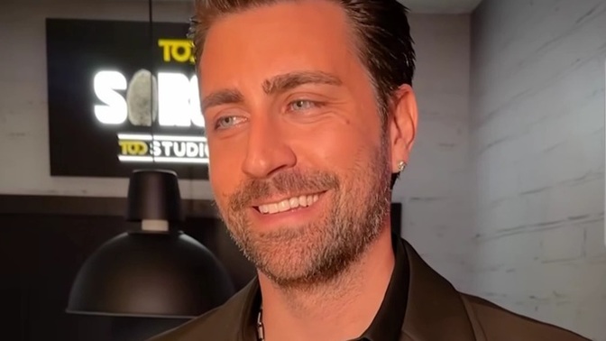 Bu adam neden bu kadar yakışıklı 😍?