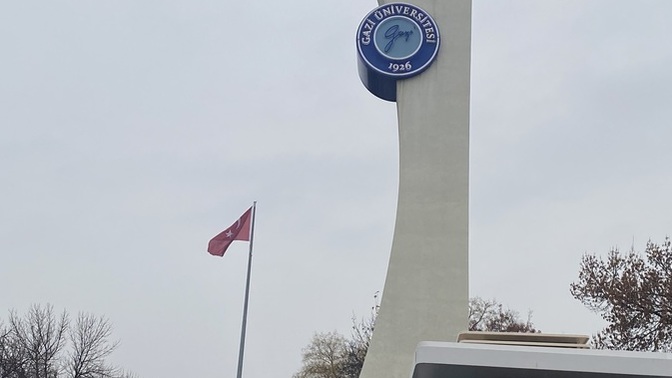 Kimler sabahın köründe işe okula geldi?