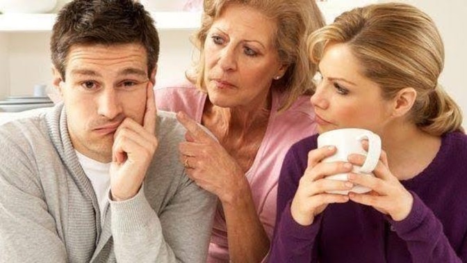 Ailenizle tanıştırdığınız sevgilinizin, annenizin veya babanızın eski sevgilisi olduğunu öğrenseniz ne yapardınız?