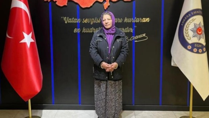 Kırmızı bültenle aranan zehir taciri  Ankara'da yakalandı! Siz bu teyzeyi görseniz zehir taciri olduğuna inanır mıydınız?