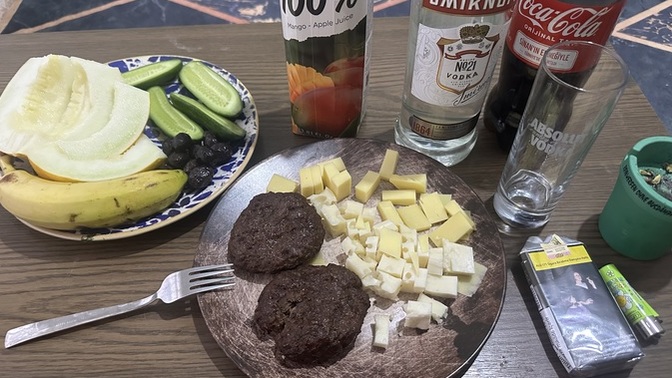İçmeye başlamak için erken mi Fakir soframa davetlisiniz Votka İyi ne gider?