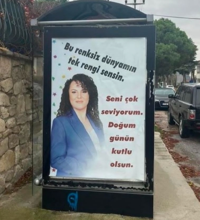 Sevgiliniz ya da eşiniz için reklam panosuna ilan verir misiniz?