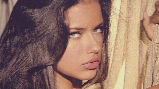 Adriana Lima Mı? Esra Bilgiç Mi?