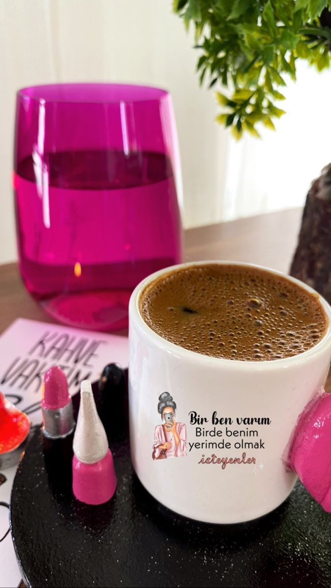 Bugün günlerden 5 Aralık Dünya Kahve içme günü, kahvenizi kiminle içmek istersiniz?