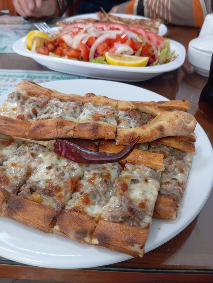 Tarafını seç pide mi, pizza mı🙄?